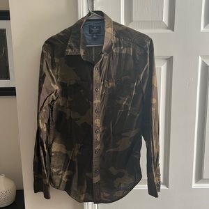 Camo button down Sz Small